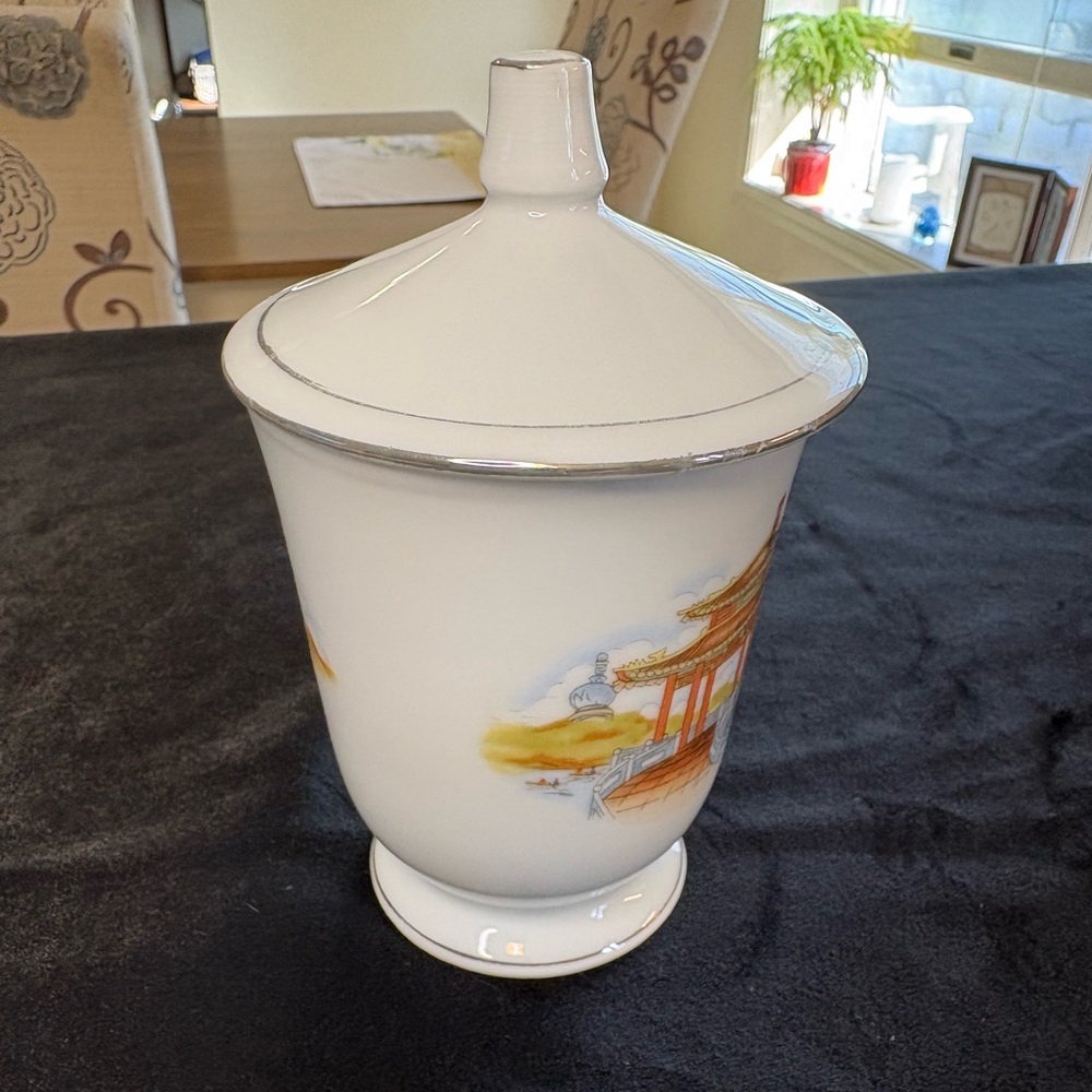 Vintage Ceramic Chinese- Style Lidded Teacup - Picture 3 of 8